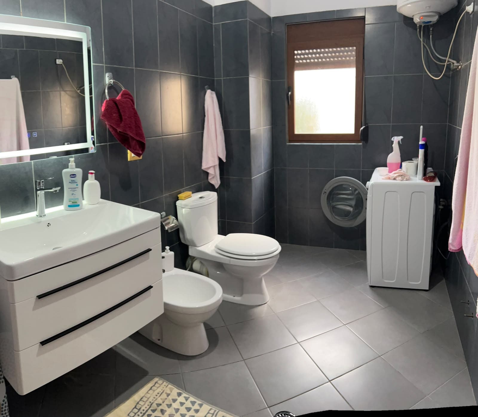 🏡 JEPET ME QIRA APARTAMENT 2+1 – PRANË 5 MAJIT 3