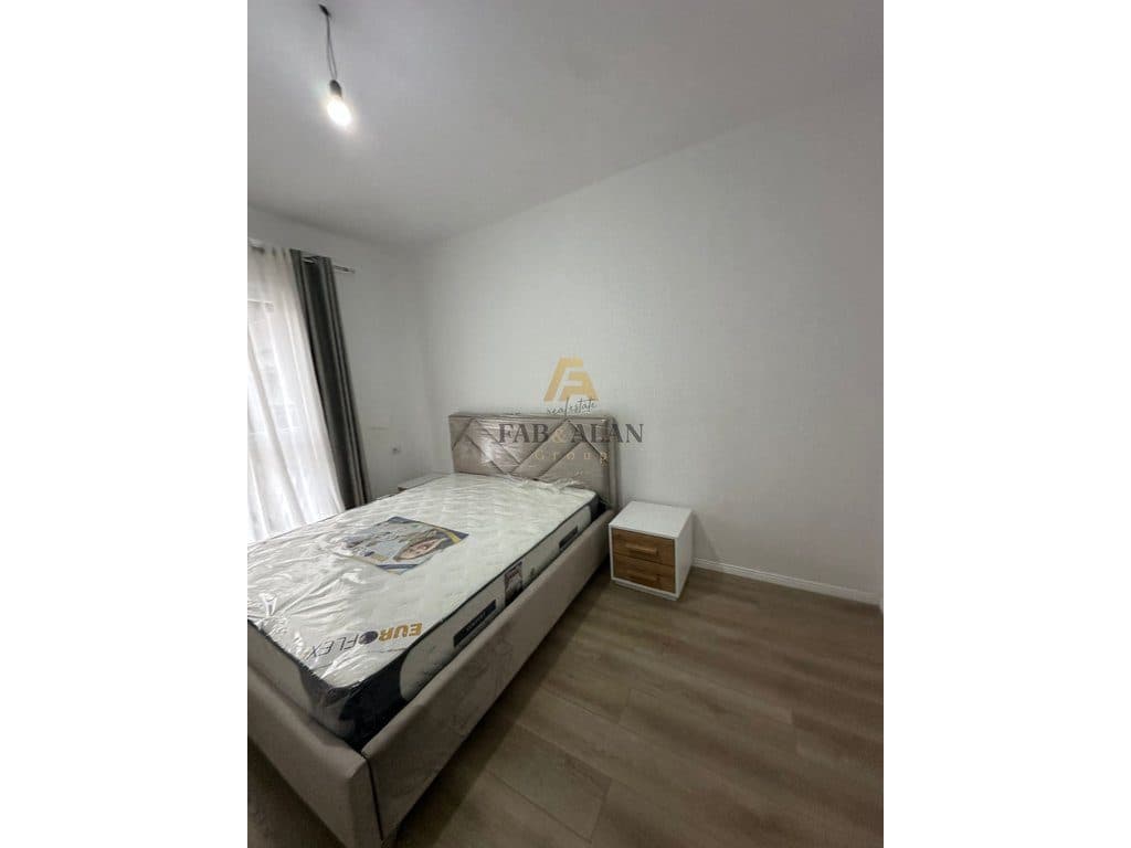 NE KAMEZ TEK RRUGA BERISHA APARTAMENT 2+1+2 PER QERA! 4
