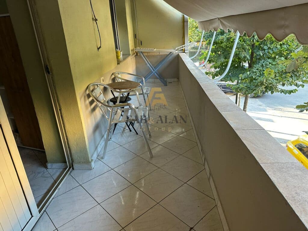 TEK ISH STACIONI I TRENIT APARTAMENT 1+1 PER QERA!