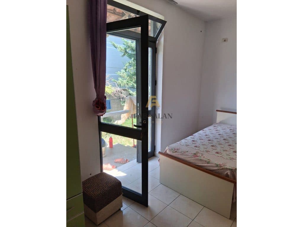Gazoniere Me Qira në Ali Demi, Tiranë - 200€ | 60 m²