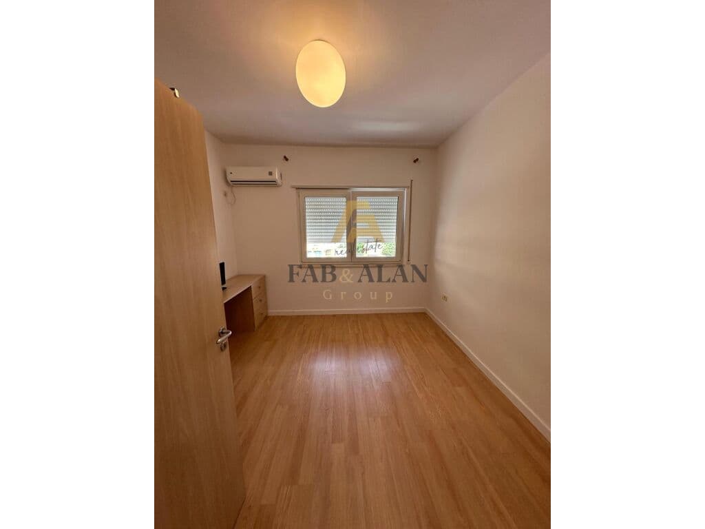 TEK 21 DHJETORI APARTAMENT 2+1 PER QIRA ! 3