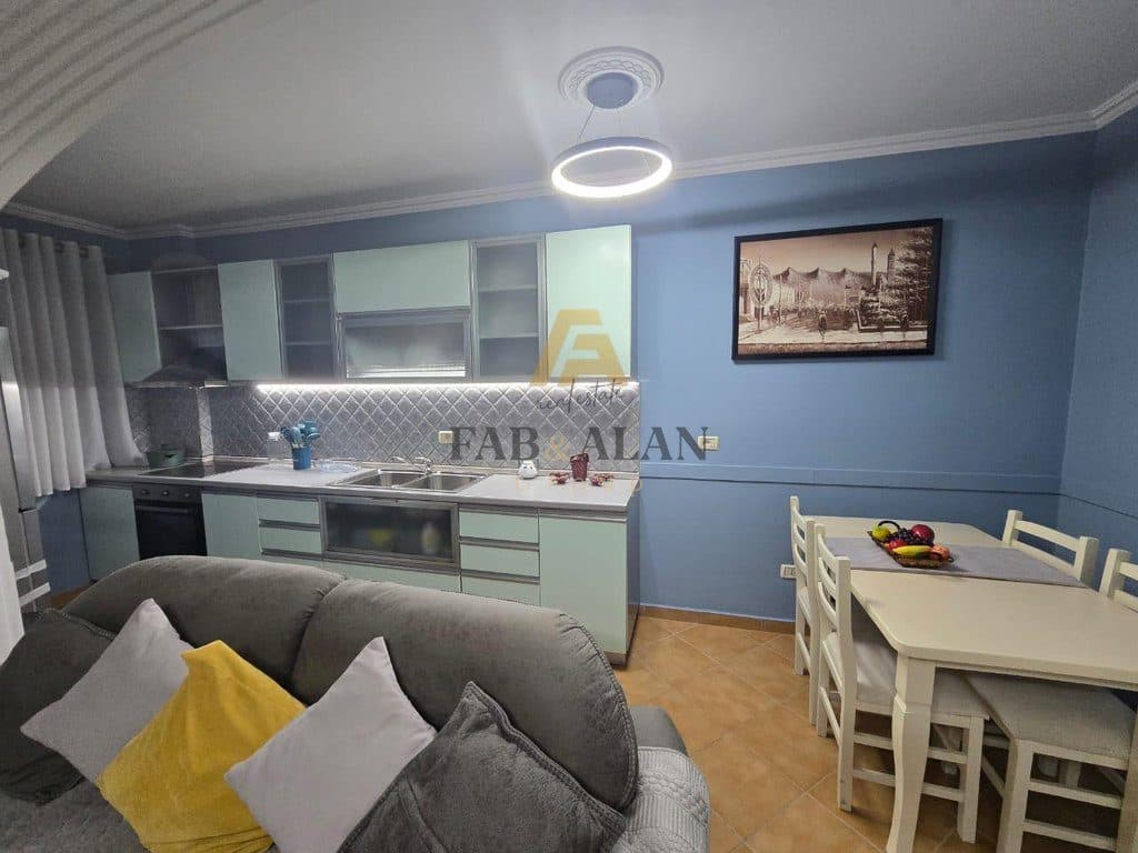 TEK RRUGA 5 MAJI APARTAMENT 2+1 PER QERA! 2
