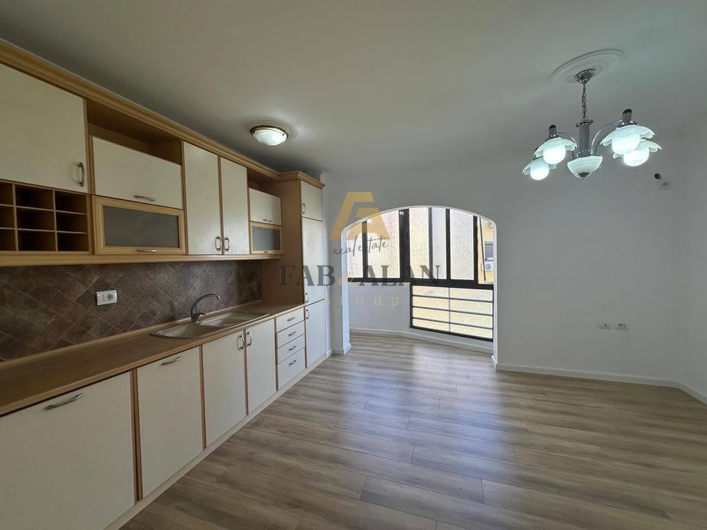 APARTAMENT 2+1 PER SHITJE TEK ISH FUSHA E AVIACIONIT! 2