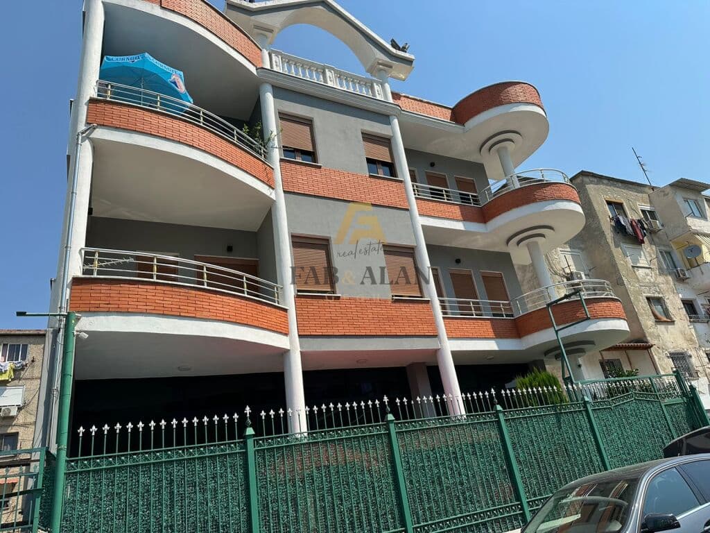 PRANE SHKOLLES BAJRAM CURRI APARTAMENT 1+1 PER QERA!