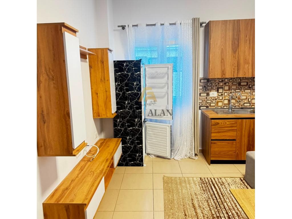 Apartament 1+1 Me Qira në Rruga 5 Maji, Tiranë - 540€ | 75 m² 2