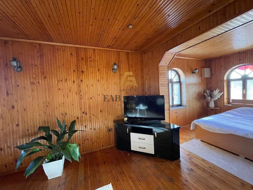 PENTHOUSE PER QERA TEK RRUGA E DIBRES! 4