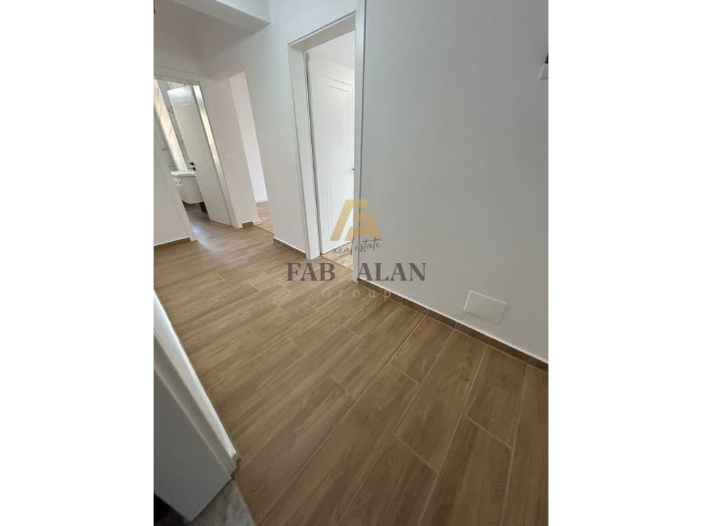 TEK XHAMIA XHURA OFROJME APARTAMENT 2+1 PER SHITJE! 4
