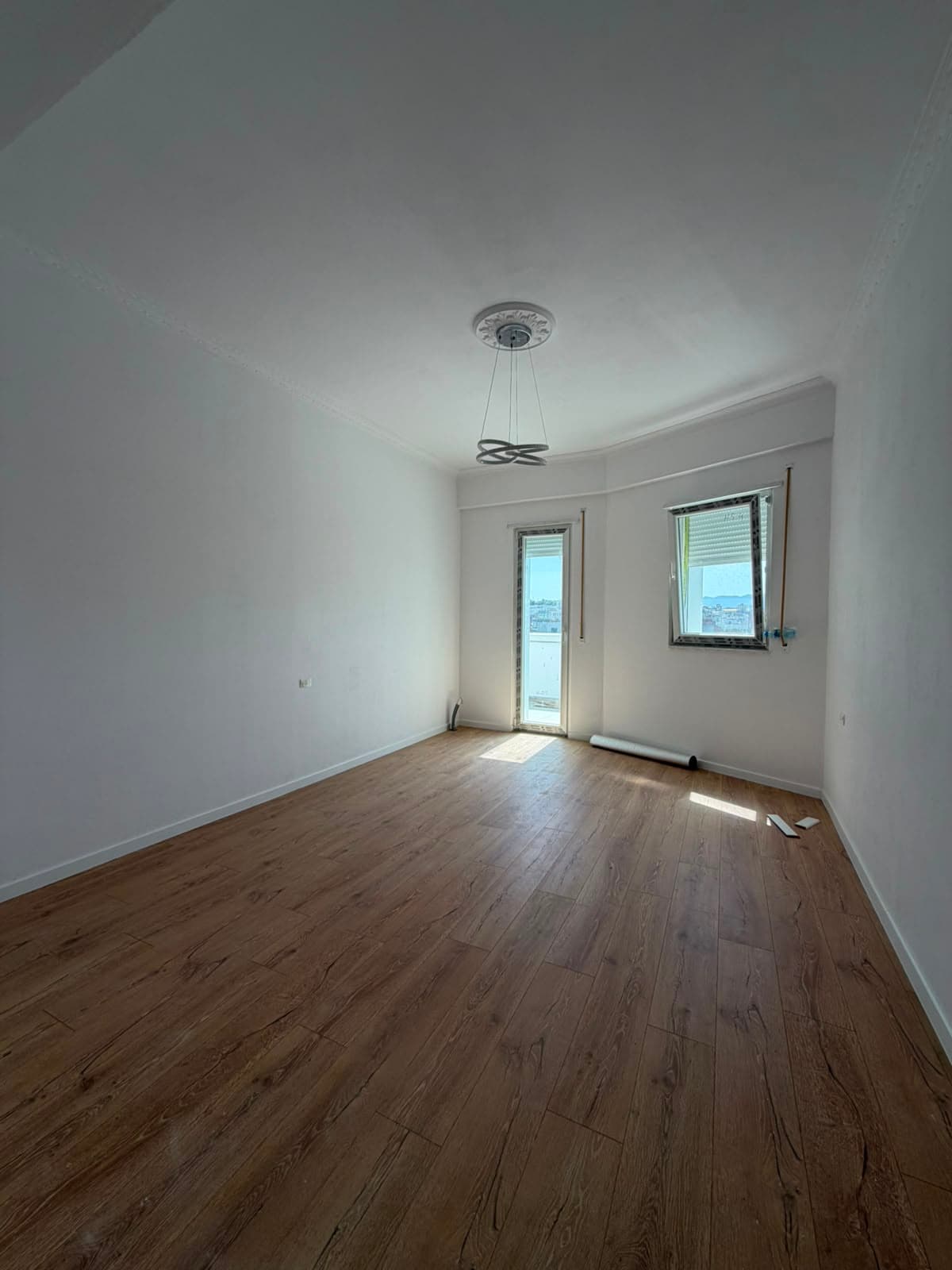 🏡 SHITET APARTAMENT 2+1+Verande – XHAMLLIK 2