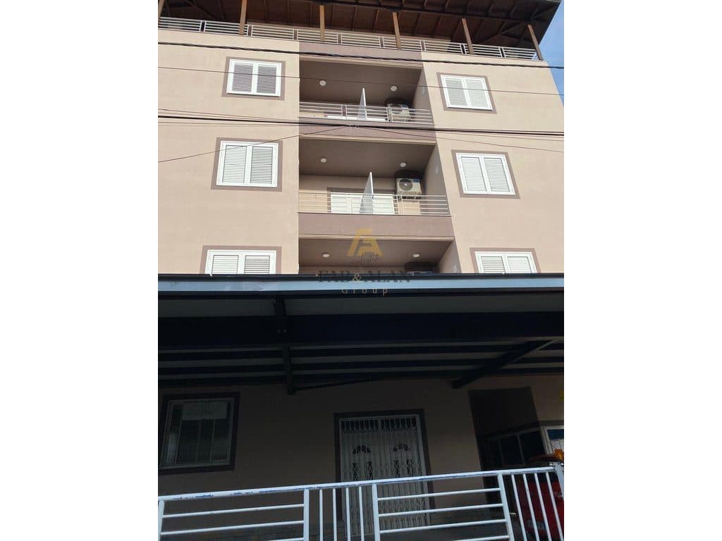 NE DURRES GODINE OSE AMBIENTE TE VECUARA PER QERA! 2