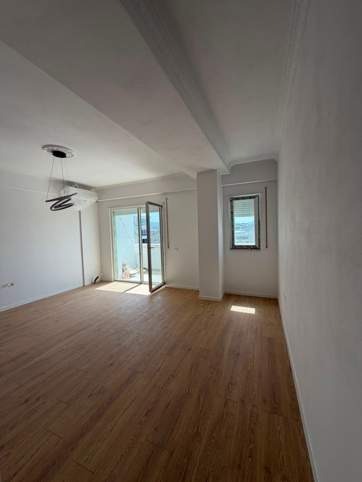 🏡 SHITET APARTAMENT 2+1+Verande – XHAMLLIK