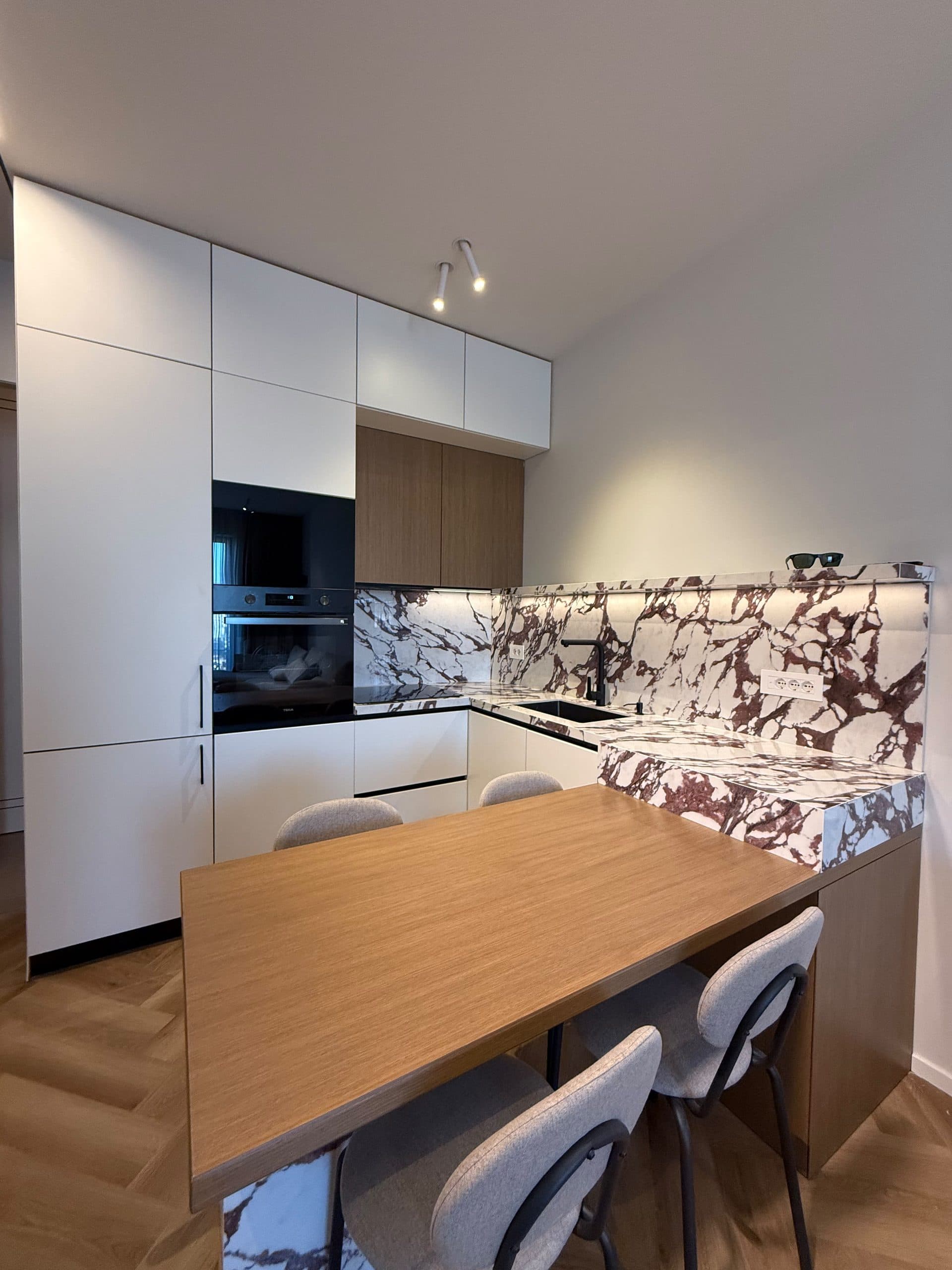 🏡 JEPET ME QIRA APARTAMENT PRANE SHESHIT SHQIPONJA 2
