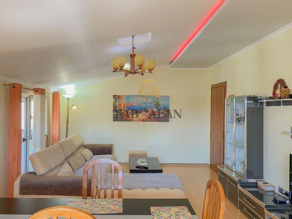 TEK RRUGA MUHAMET GJOLLESHA APARTAMENT 2+1 PER QERA! 3