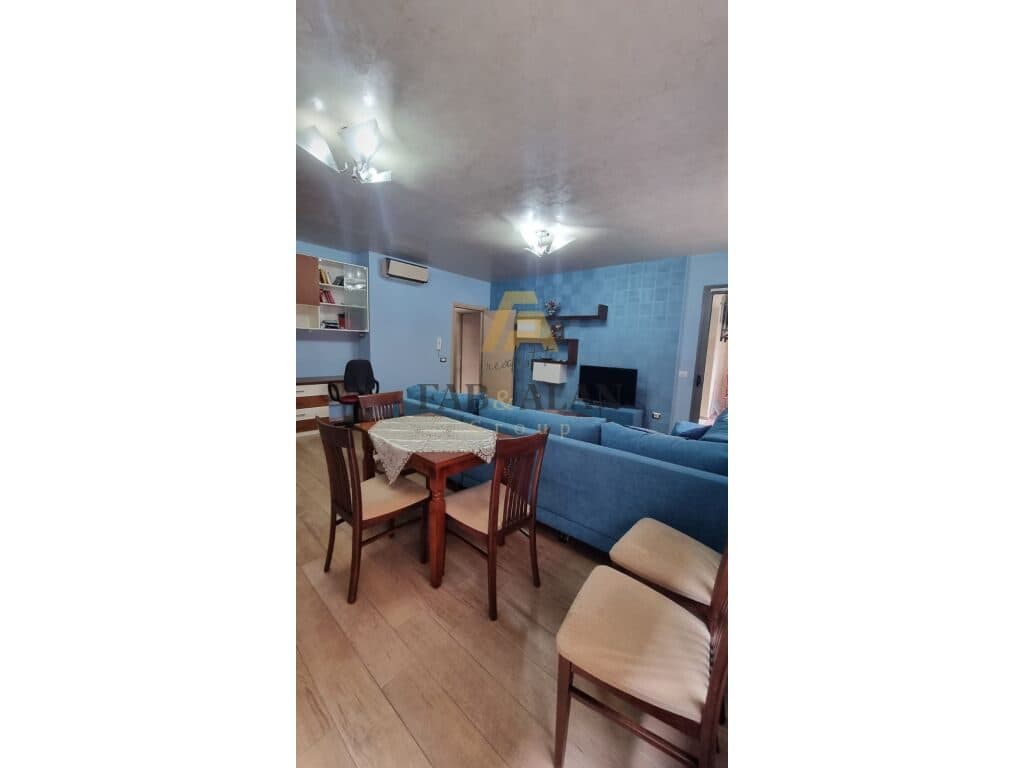 PRANE KOMISARIATIT NR.4 APARTAMENT 2+1+2 ME QERA! 3