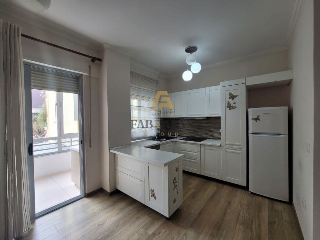 TEK LIQENI I THATE APARTAMENT 2+1+2 PER SHITJE!