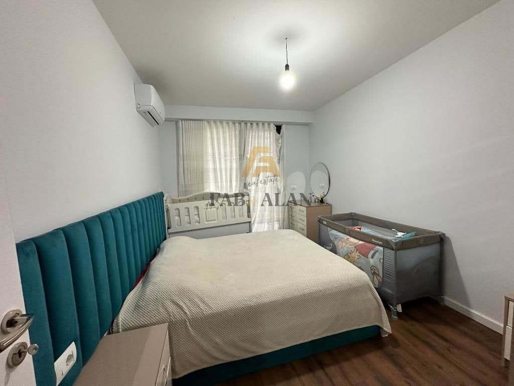 APARTAMENT PER SHITJE 4