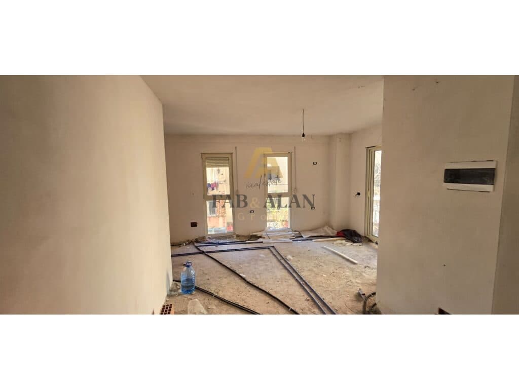 PERBALLE PROKURORISE SE TIRANES APARTAMENT 2+1+2 PER SHITJE!