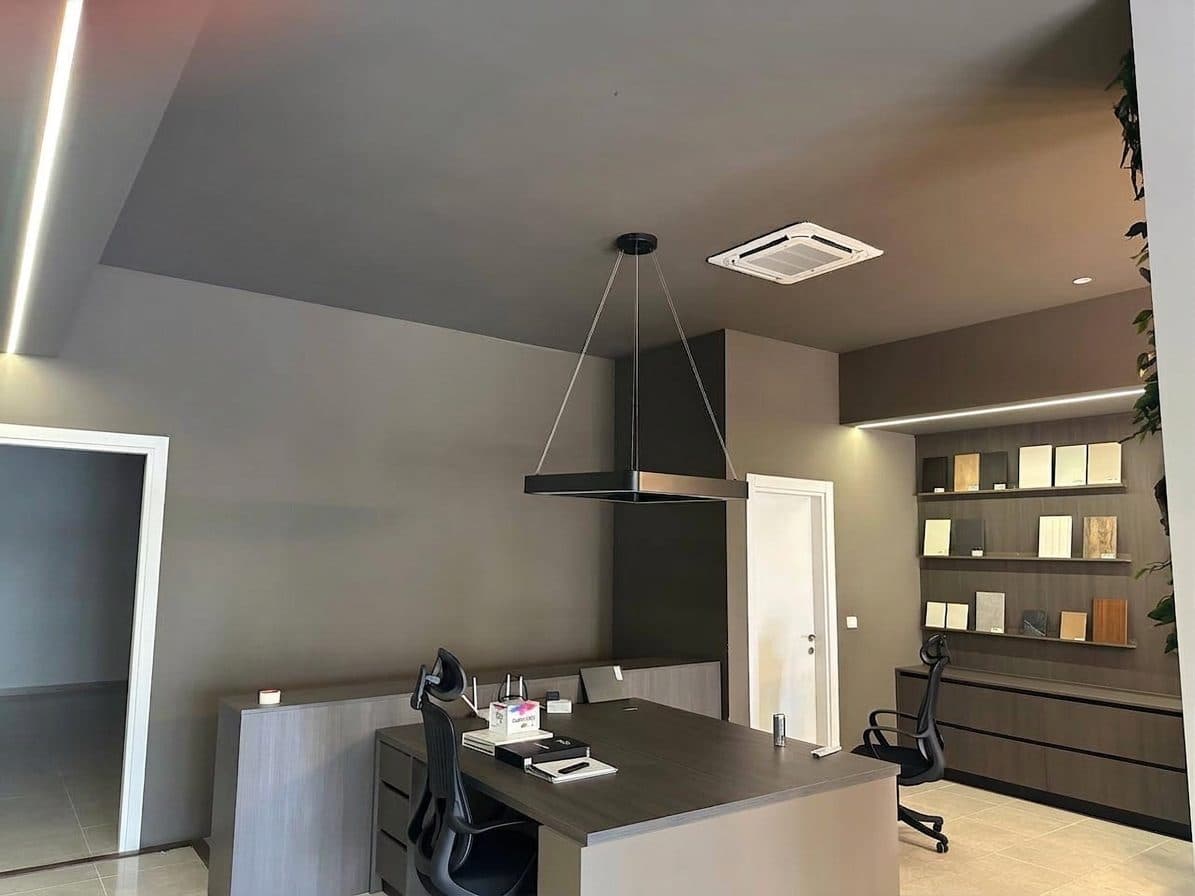 Dyqan 1+1 Me Qera Ish Fusha e Aviacionit - 1400€ | 125 m² 2