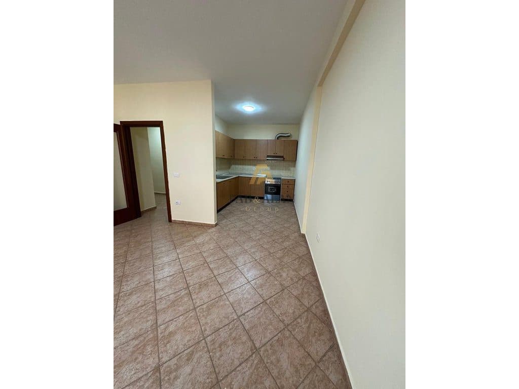 TEK KOMUNA PARISIT APARTAMENT 2+1+2+2 BALLKONE PER QERA! 2