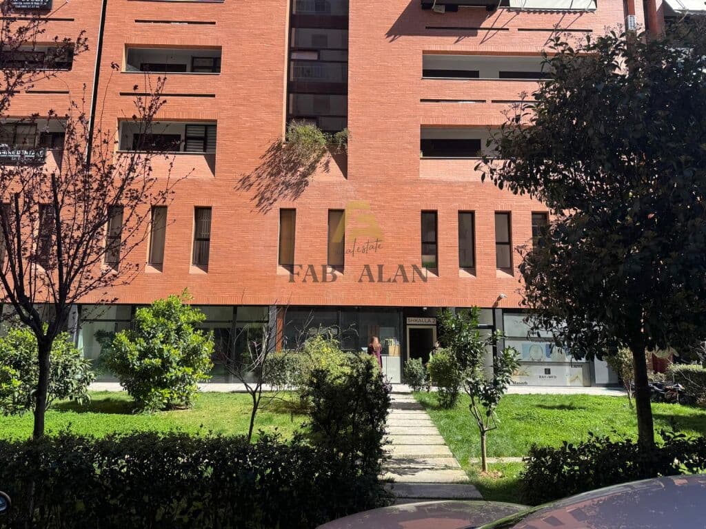 TEK RRUGA JORDAN MISJA SHITET AMBIENTE BIZNESI!