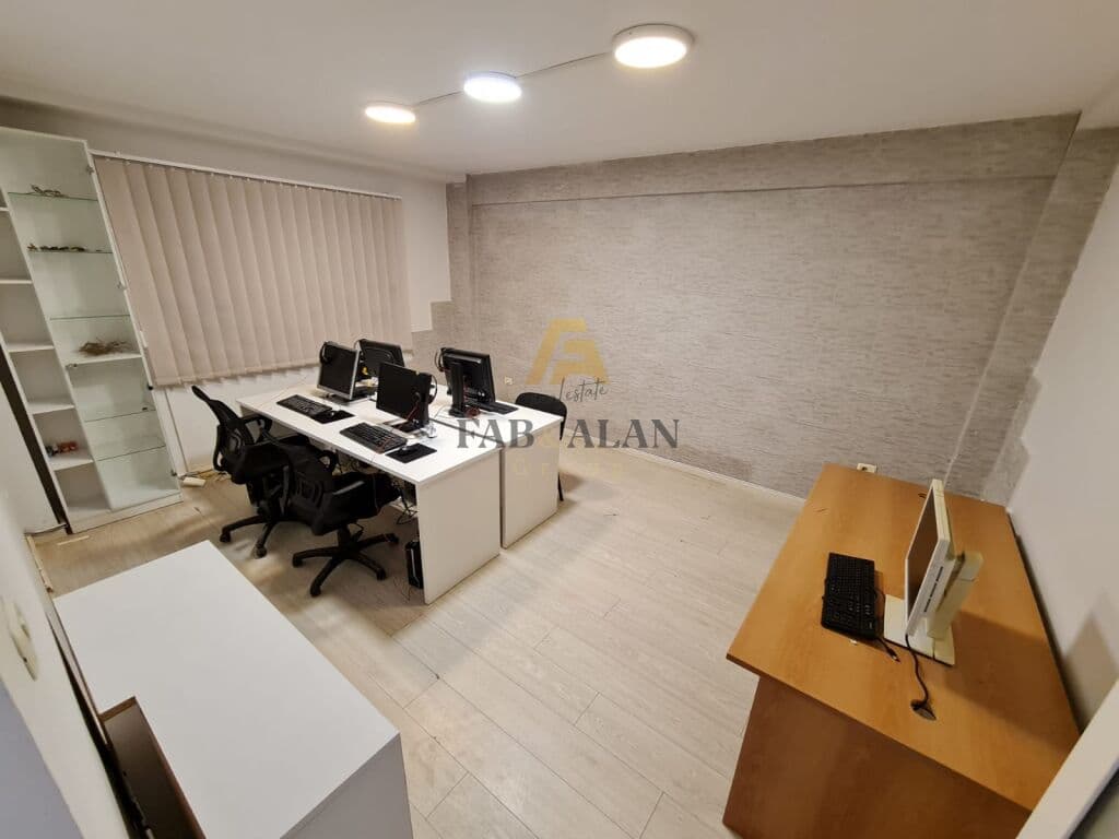 TE ISH BLLOKU AMBIENT BIZNESI 120 M2 PER QERA!