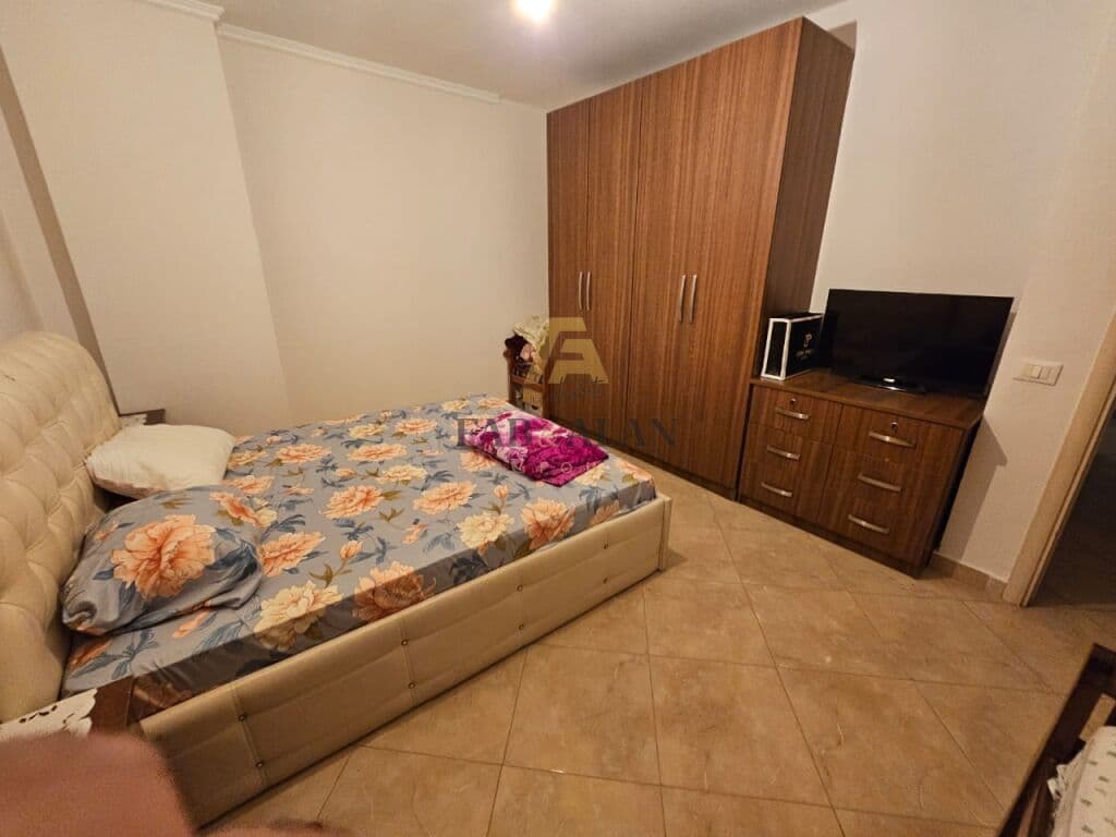 PRANE SHKOLLES MIHAL GRAMENO APARTAMENT 2+1+2 PER SHITJE! 4