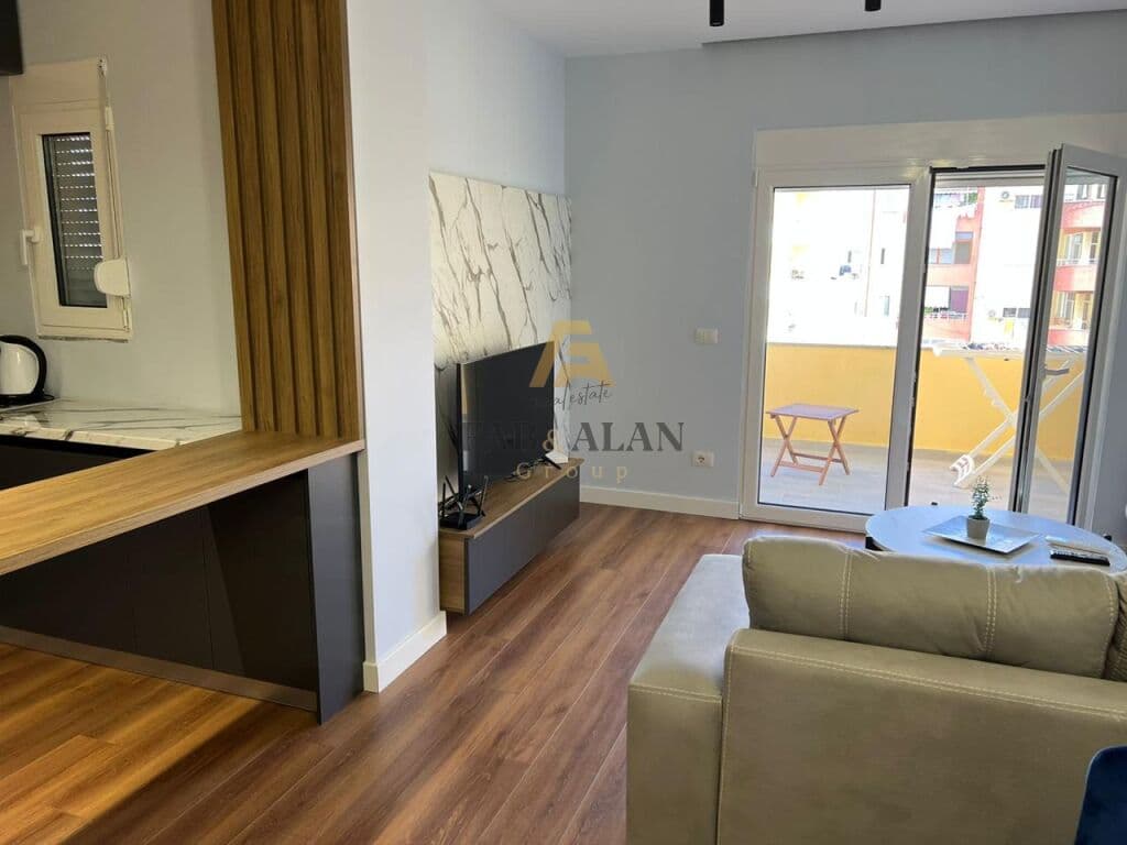 DY APARTAMENTE 1+1+GARAZH PER SHITJE TEK CURRILAT! 2