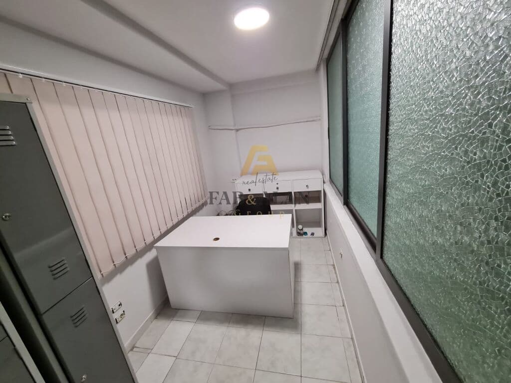 TE ISH BLLOKU AMBIENT BIZNESI 120 M2 PER QERA! 4
