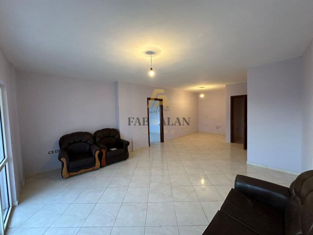 APARTAMENT 3+1+2 PER SHITJE NE FRESK MBRAPA FIZIKES BERTHAMORE! 4