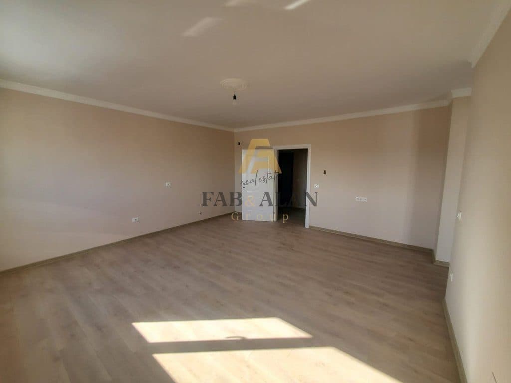 NE SPITALLE TE DURRESIT APARTAMENT 2+1 PER SHITJE! 3