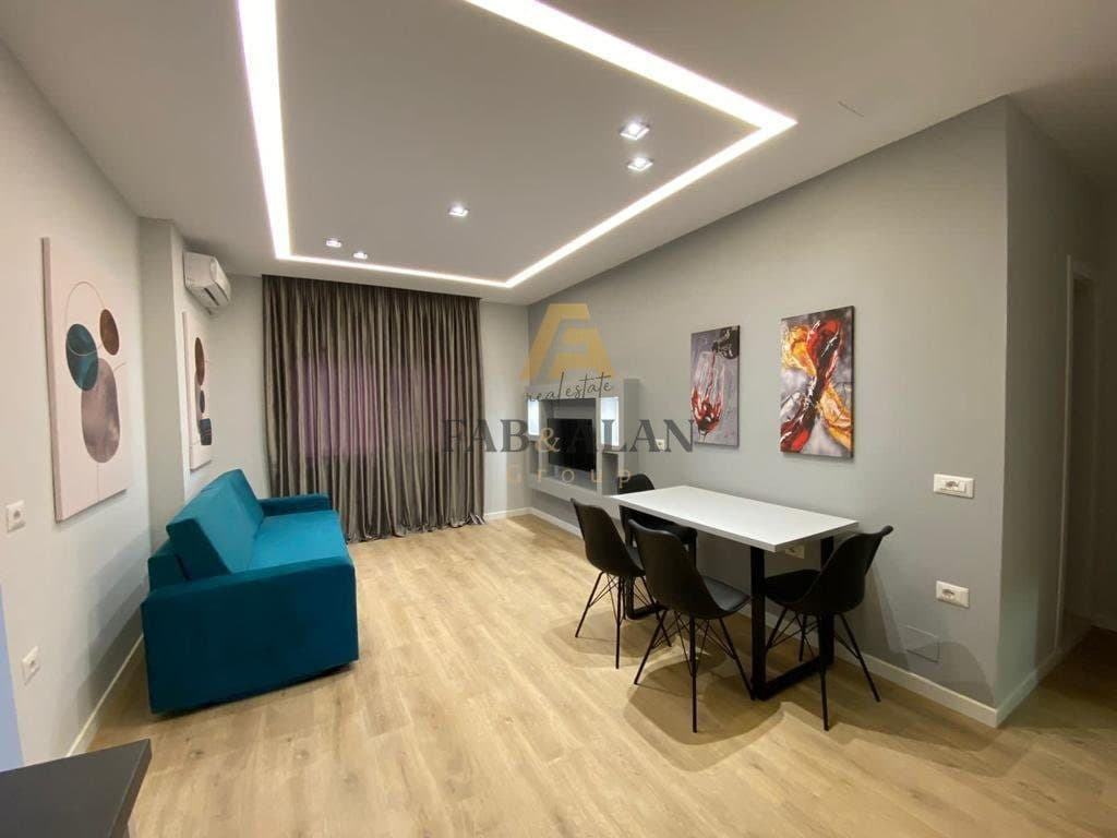 TEK 21 DHJETORI APARTAMENT 2+1 PER QERA!