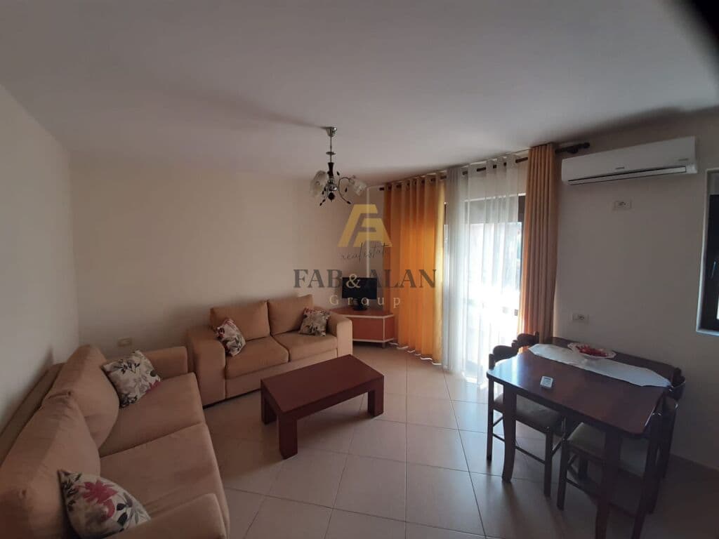 APARTAMENT PER SHITJE 1+1 TEK RRUGA KARL GEGA!