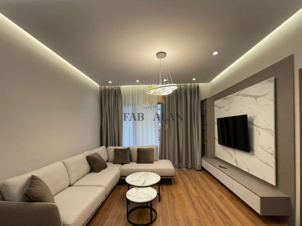 TEK KOMPLEKSI ARLIS FARMACIA 10, SUPER APARTAMENT 2+1 PER QERA!