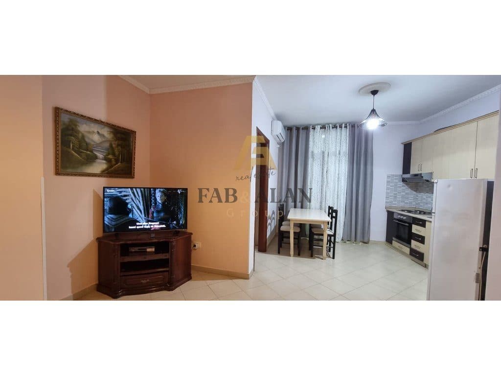 ASTIR, jepet me qera apartament 65m2 në një pallat të ri, kati 3 në një 7 katësh, totalisht i mobiluar, me orientim nga jugu, me ashensor.
Astir, 1+1 me qera, pranë Vilës L
40 000lek 3