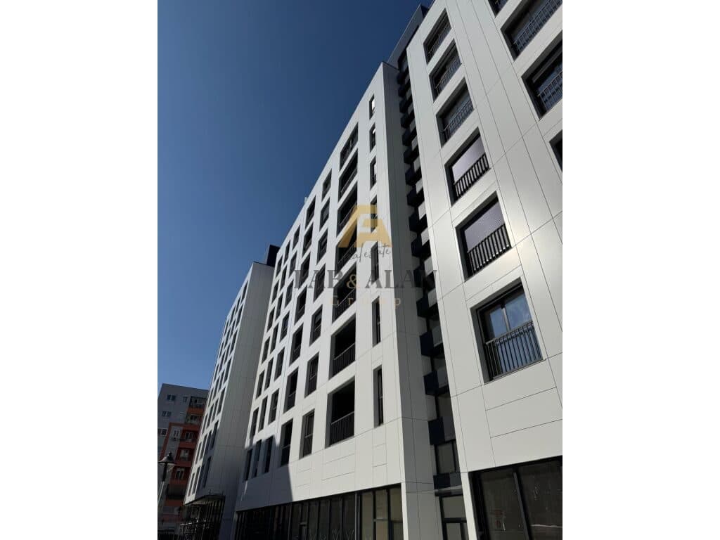 TEK BULEVARDI I RI SUPER APARTAMENT 2+1+2 PER SHITJE!