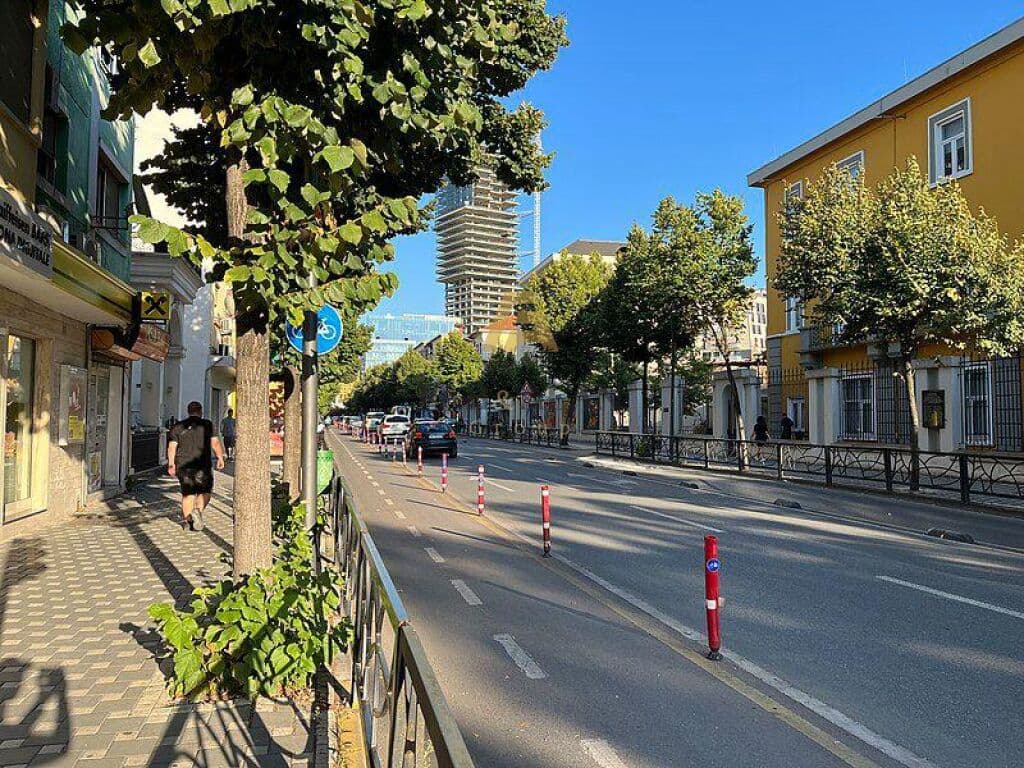 AMBJENT ZYRE PER QERA TE RRUGA E DURRESIT!