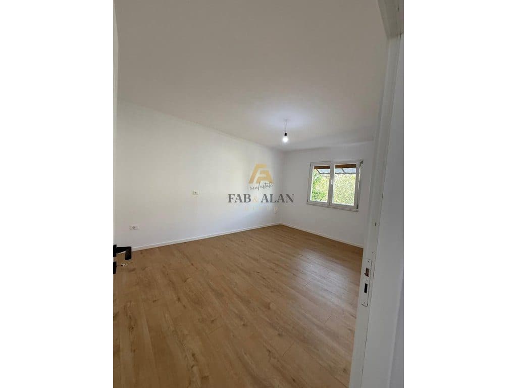 TEK FAX NEWS ALI DEM, APARTAMENT 2+1 PER SHITJE! 4