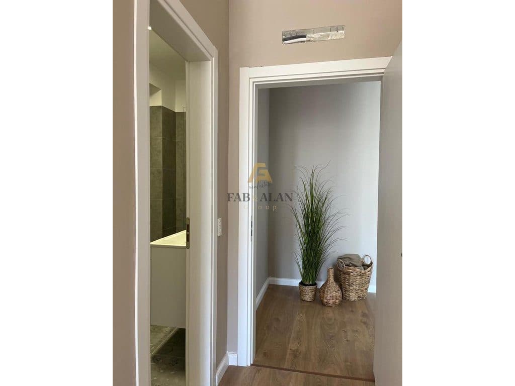 NE VOLLGA TE DURRESIT APARTAMENT 3+1+2+VERANDE PER SHITJE! 2
