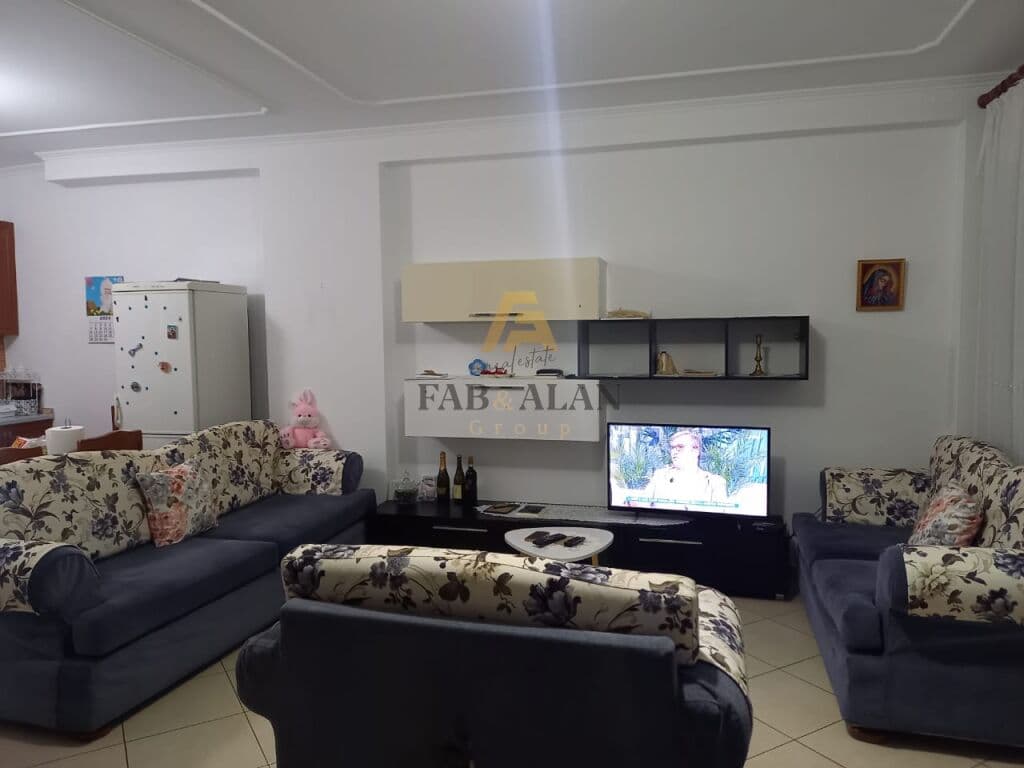 TEK RIZA CEROVA APARTAMENT 1+1 PER QERA!