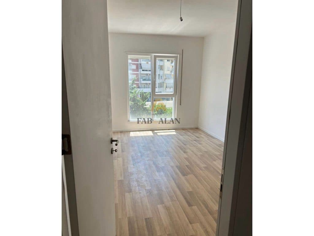 JEPET ME QERA APARTAMENT 2+1+2+GARAZH - BULEVARDI MIGJENI, PRANE RRETHRROTULLIMIT TE RI !