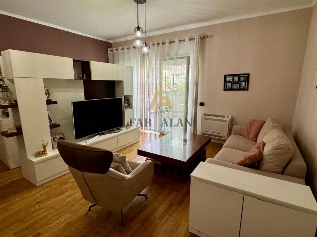 TEK KOPSHTI BOTANIK APARTAMENT 1+1 PER SHITJE!