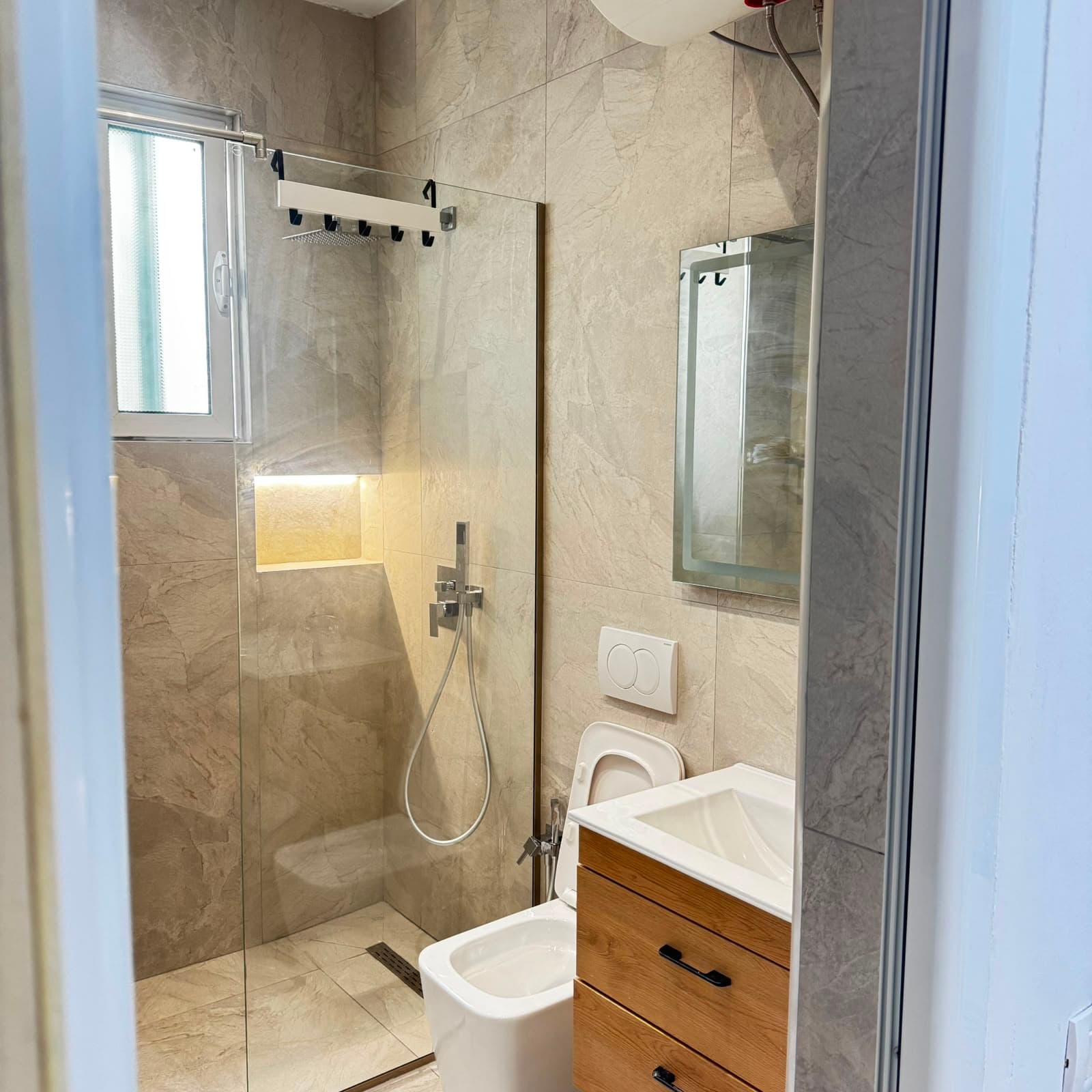 🏡 JEPET ME QIRA APARTAMENT 1+1 ne 5 Maj 4