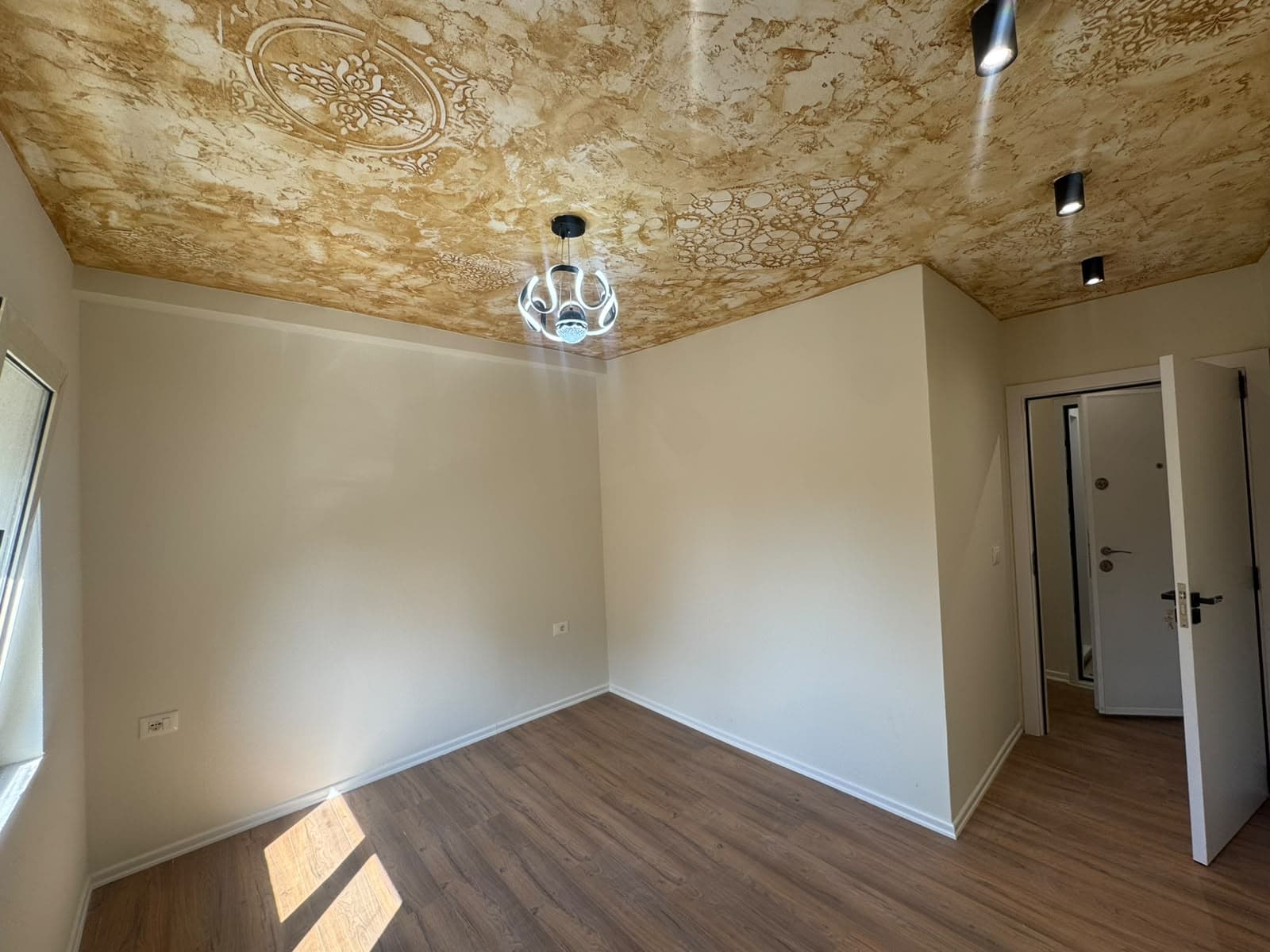 🏡 SHITET APARTAMENT 1+1 4