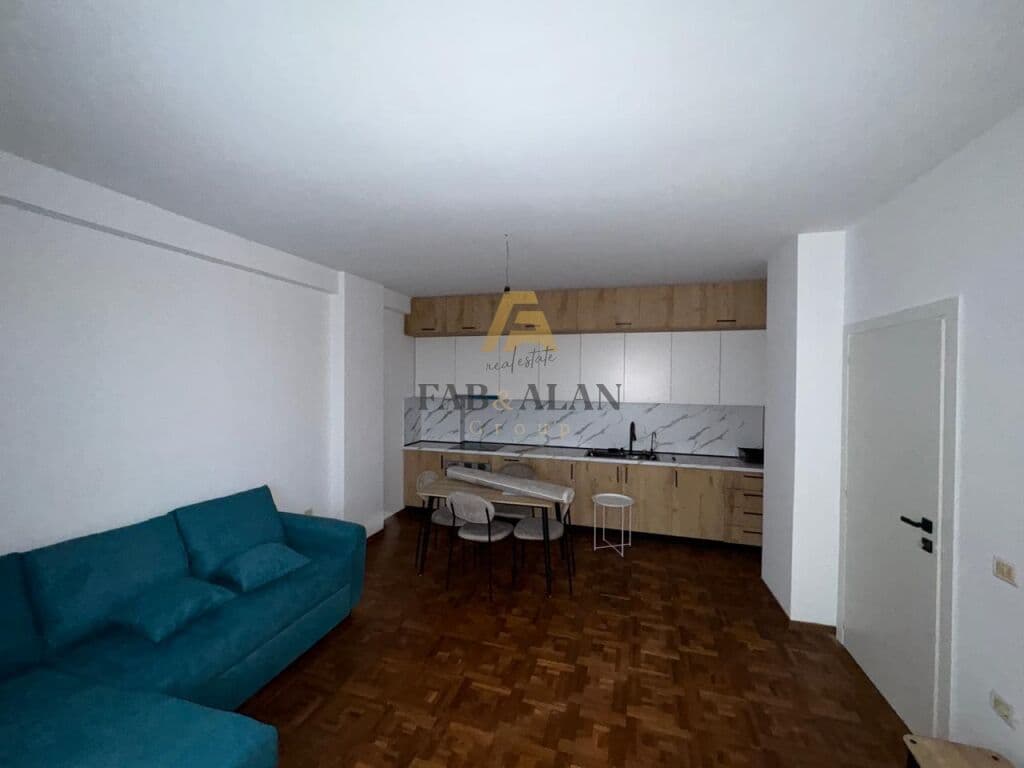 TEK LAGJIA 13 NE PLAZH DURRES APARTAMENT 2+1 PER SHITJE!