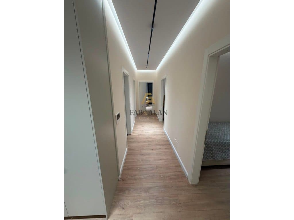 Shitet Apartament Luksoz 2+1 + 2 Banjo + Post Parkimi tek Liqeni i Thatë 3