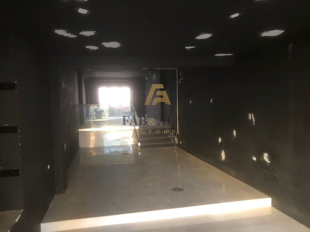 JEPET ME QIRA AMBIENT BIZNESI 300 M² NË ZONËN E SHESHIT WILLSON 3