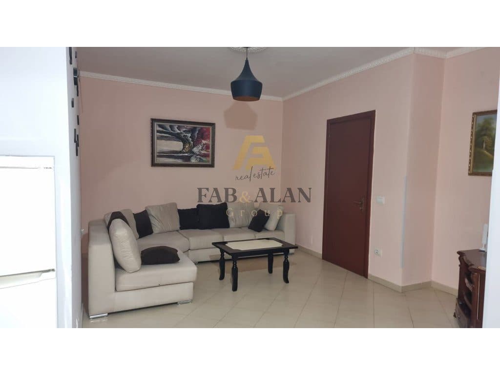 ASTIR, jepet me qera apartament 65m2 në një pallat të ri, kati 3 në një 7 katësh, totalisht i mobiluar, me orientim nga jugu, me ashensor.
Astir, 1+1 me qera, pranë Vilës L
40 000lek