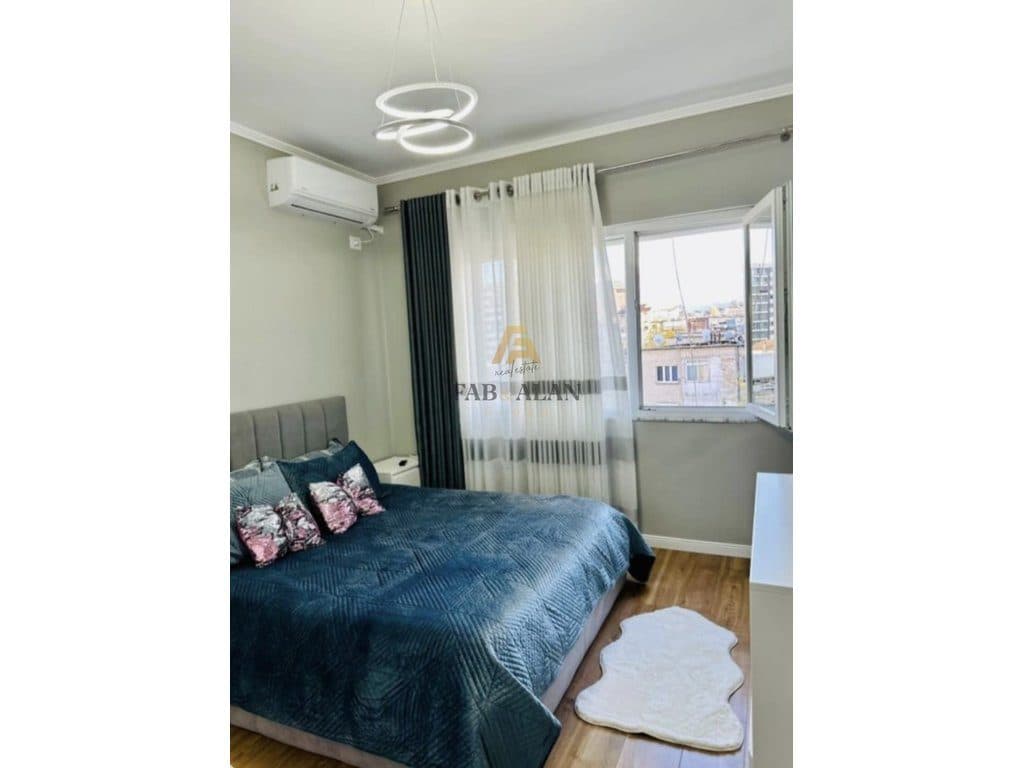 Apartament 2+1 Për Shitje në Ali Demi, Tiranë - 210,000€ | * Apartamenti është i ndarë në 2 njësi 1+1 3