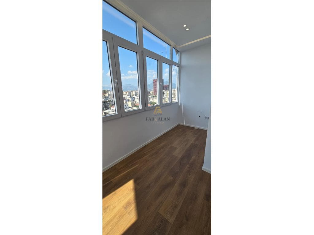 🏡 Shitet Apartament 1+1 – 21 Dhjetori, Tiranë