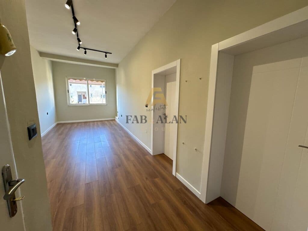 TEK MYSLYM SHYRI APARTAMENT 2+1 PER SHITJE!