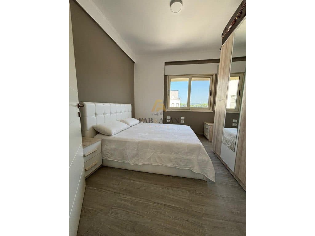 TEK PERLA RESORT NE GJIRIN E LALZIT APARTAMENT 2+1+2 PER SHITJE! 4